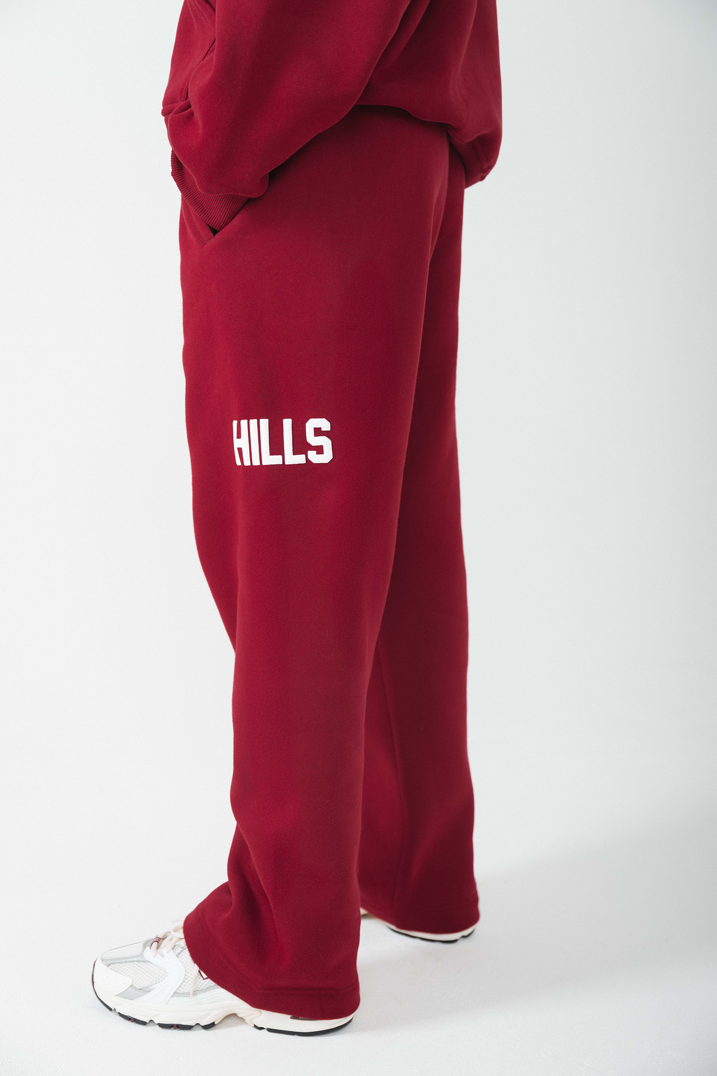 GATED COMMUNITY STRAIGHT LEG SWEATPANTS BURGUNDY