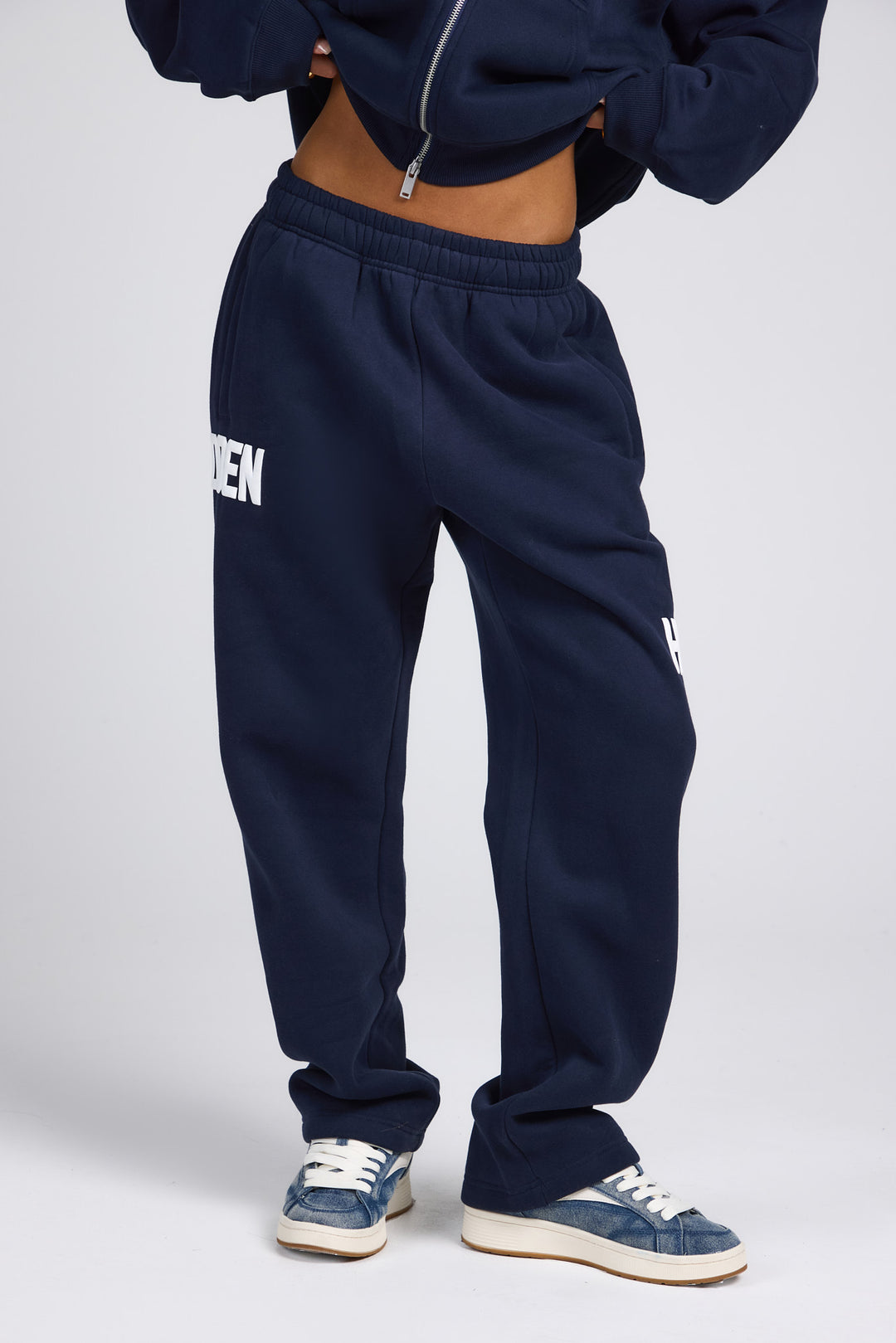 GATED COMMUNITY STRAIGHT LEG SWEATPANTS NAVY - Hidden Hills