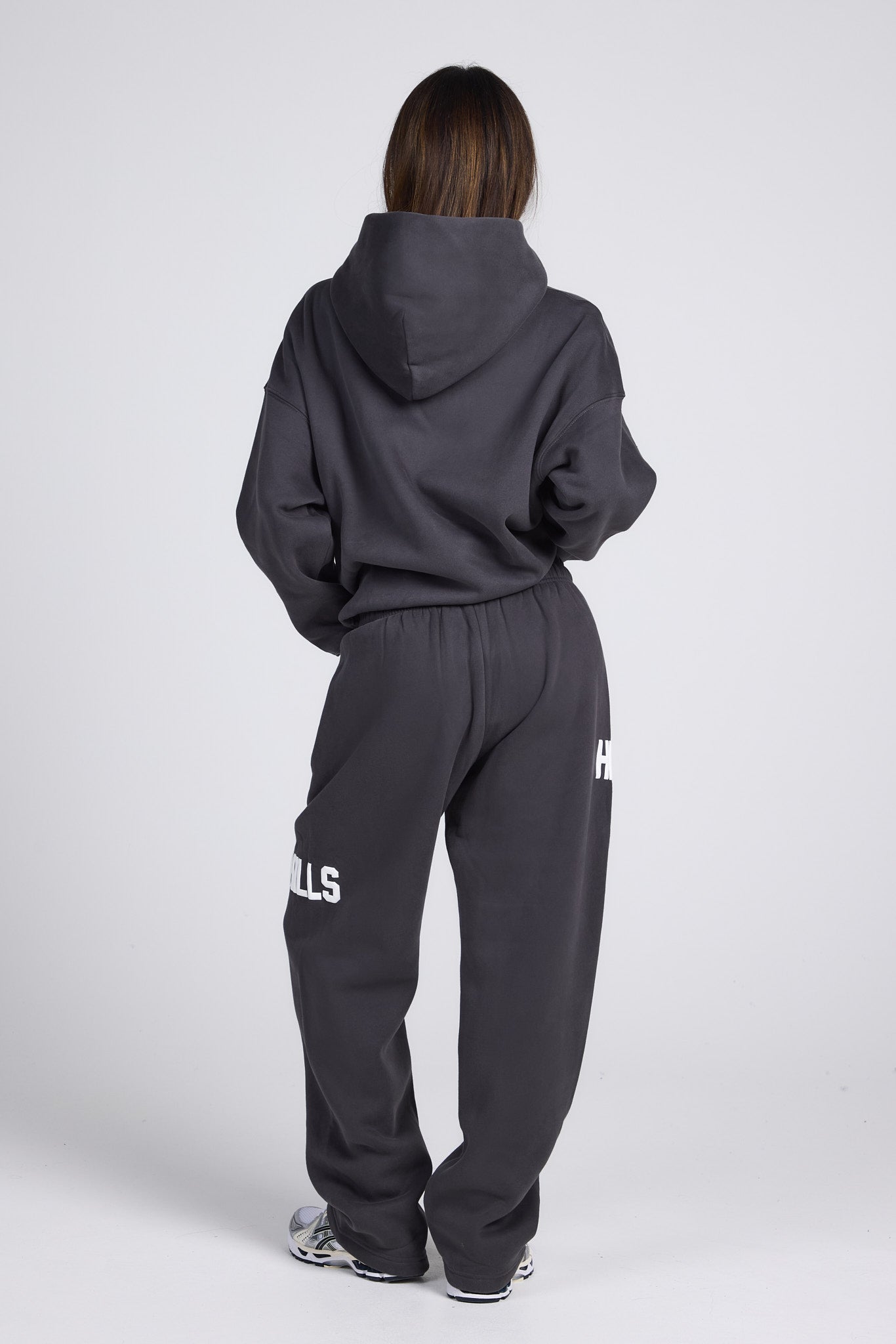 GATED COMMUNITY STRAIGHT LEG SWEATPANTS DARK GREY