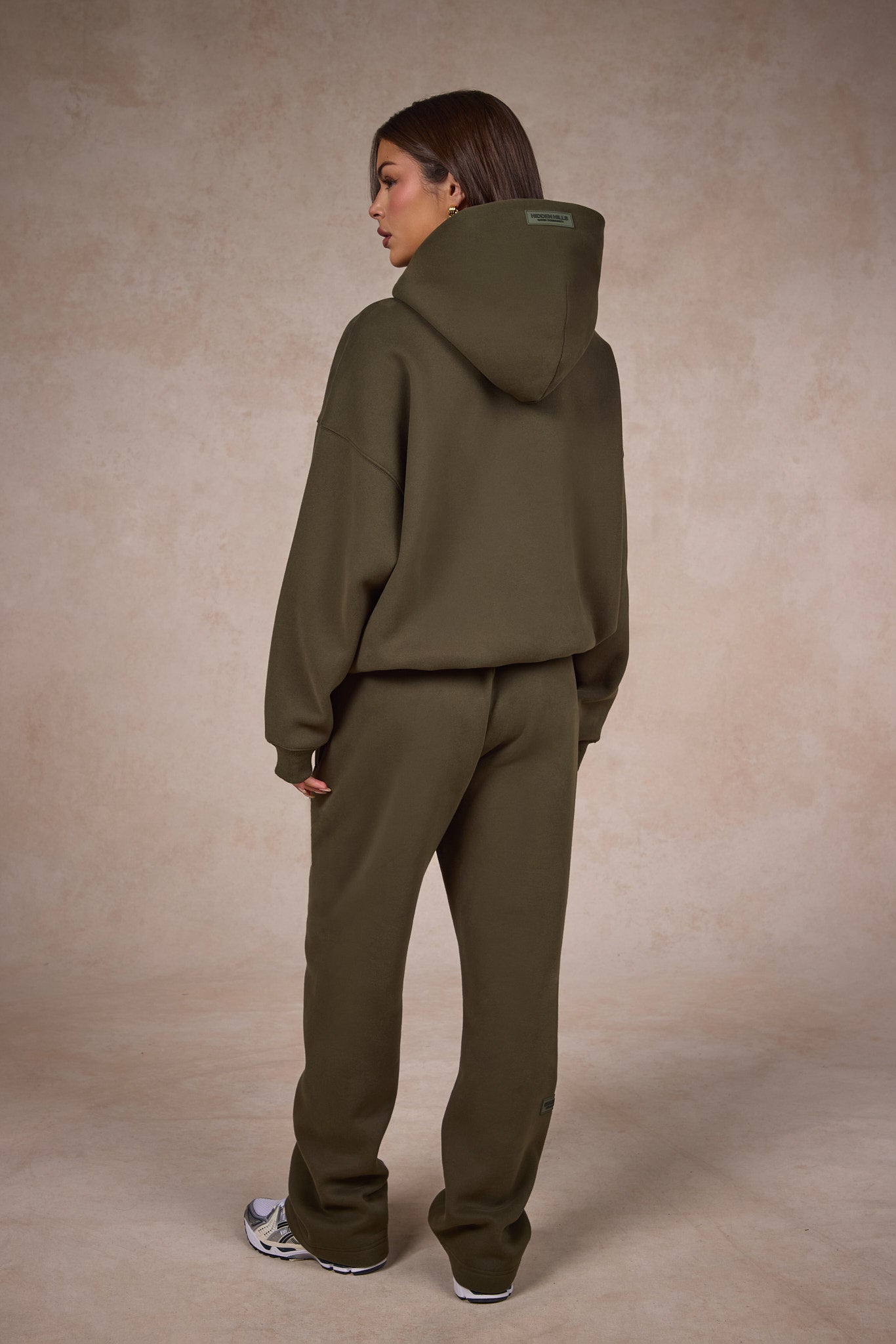 BASICS STRAIGHT LEG SWEATPANTS OLIVE