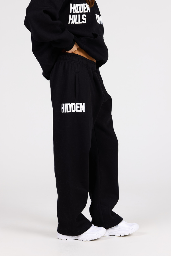 GATED COMMUNITY STRAIGHT LEG SWEATPANTS BLACK