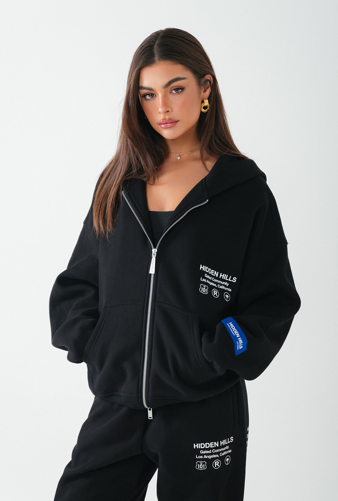 LABEL ZIP HOODIE BLACK – Hidden Hills