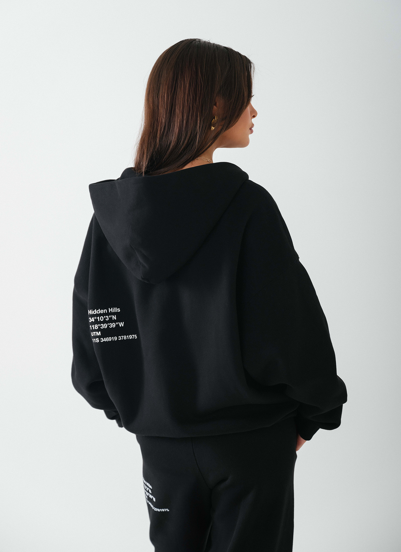 LABEL ZIP HOODIE BLACK