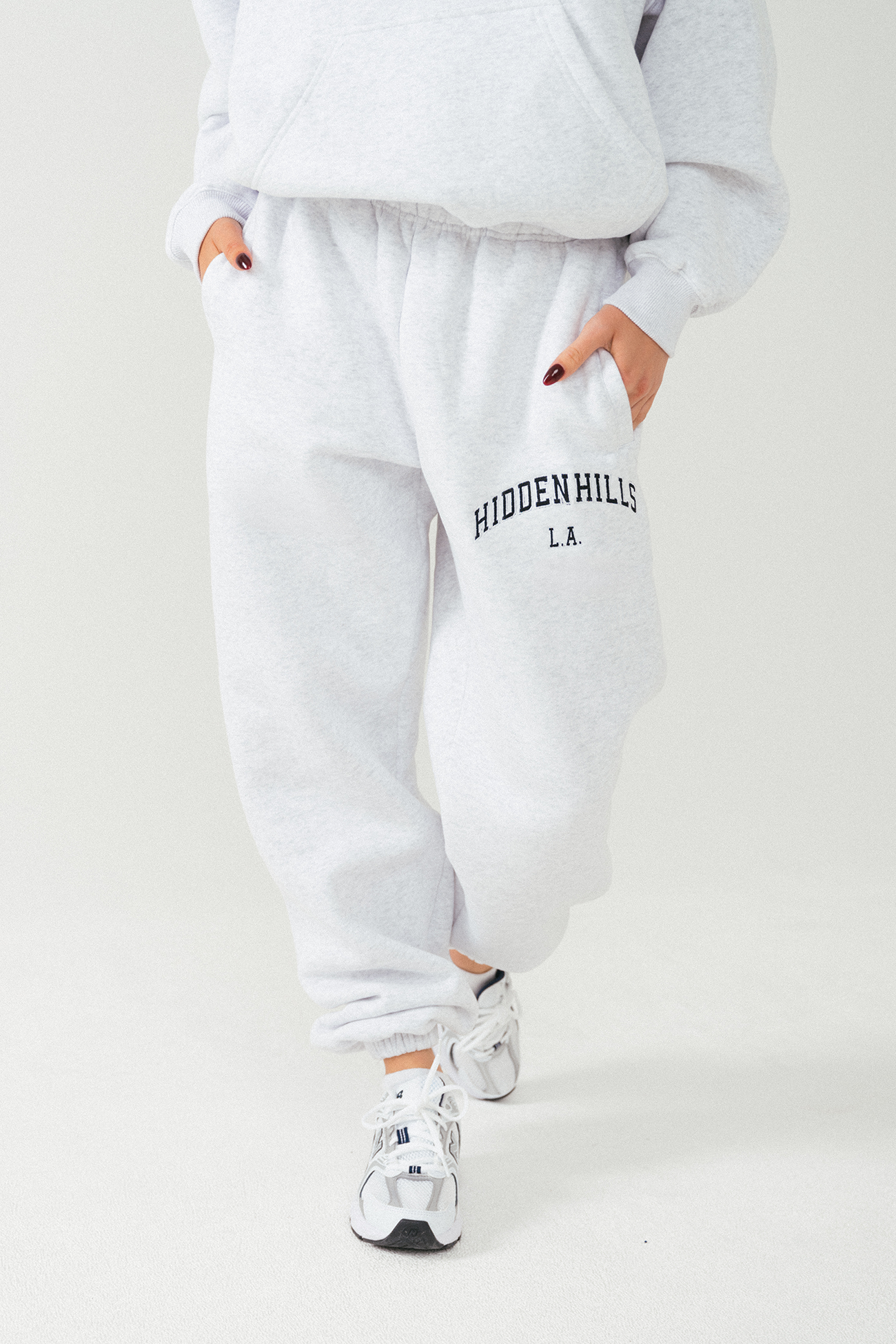 COLLEGE EMBROIDERY SWEATPANTS LIGHT GRAY