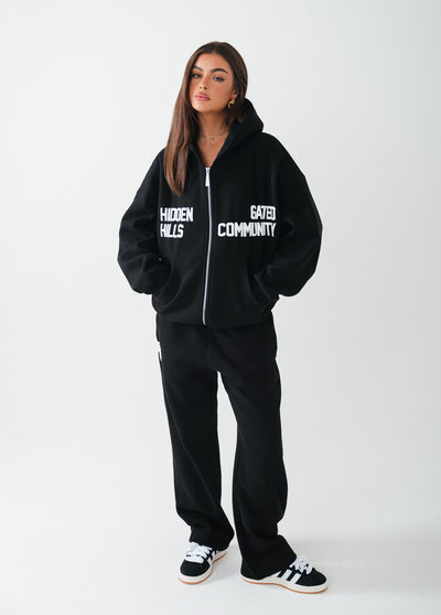 GATED COMMUNITY STRAIGHT LEG SWEATPANTS BLACK