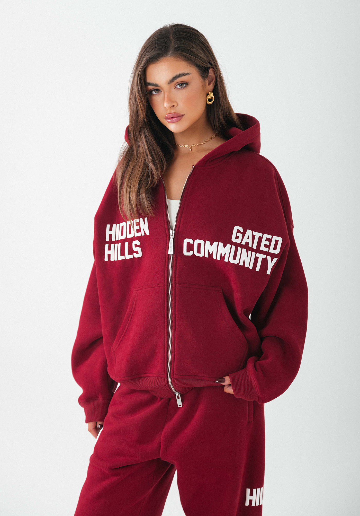 GATED COMMUNITY ZIP HOODIE BURGUNDY