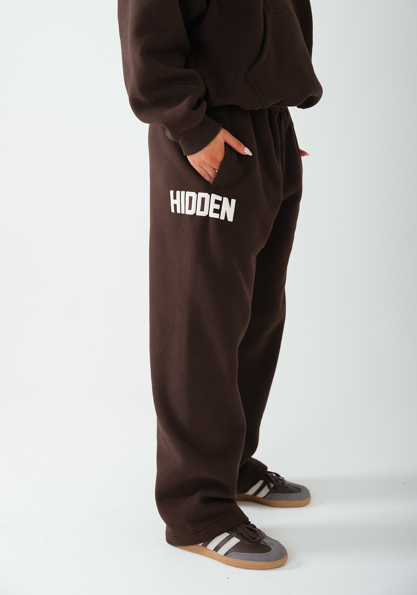 GATED COMMUNITY SWEATPANTS DARK BROWN