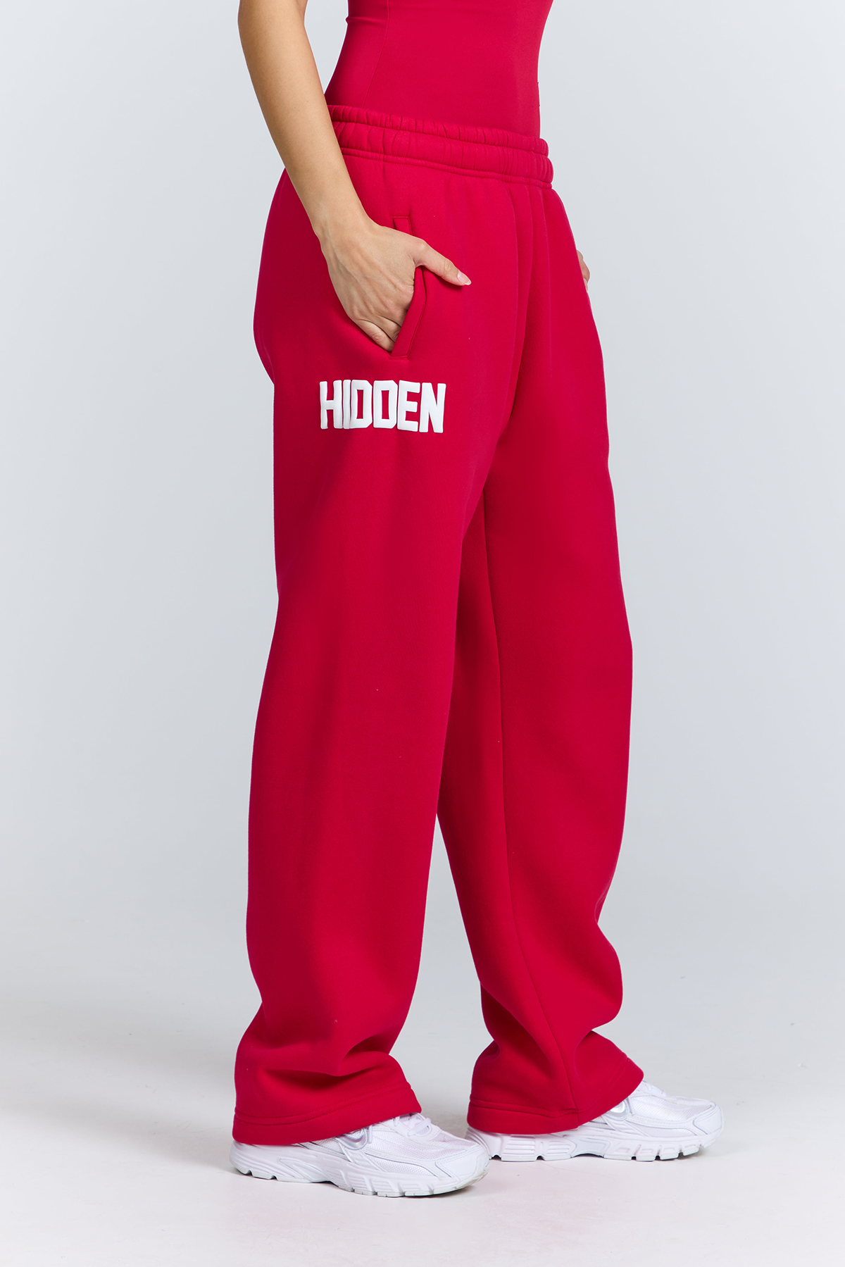 GATED COMMUNITY STRAIGHT LEG SWEATPANTS RASPBERRY RED – Hidden Hills
