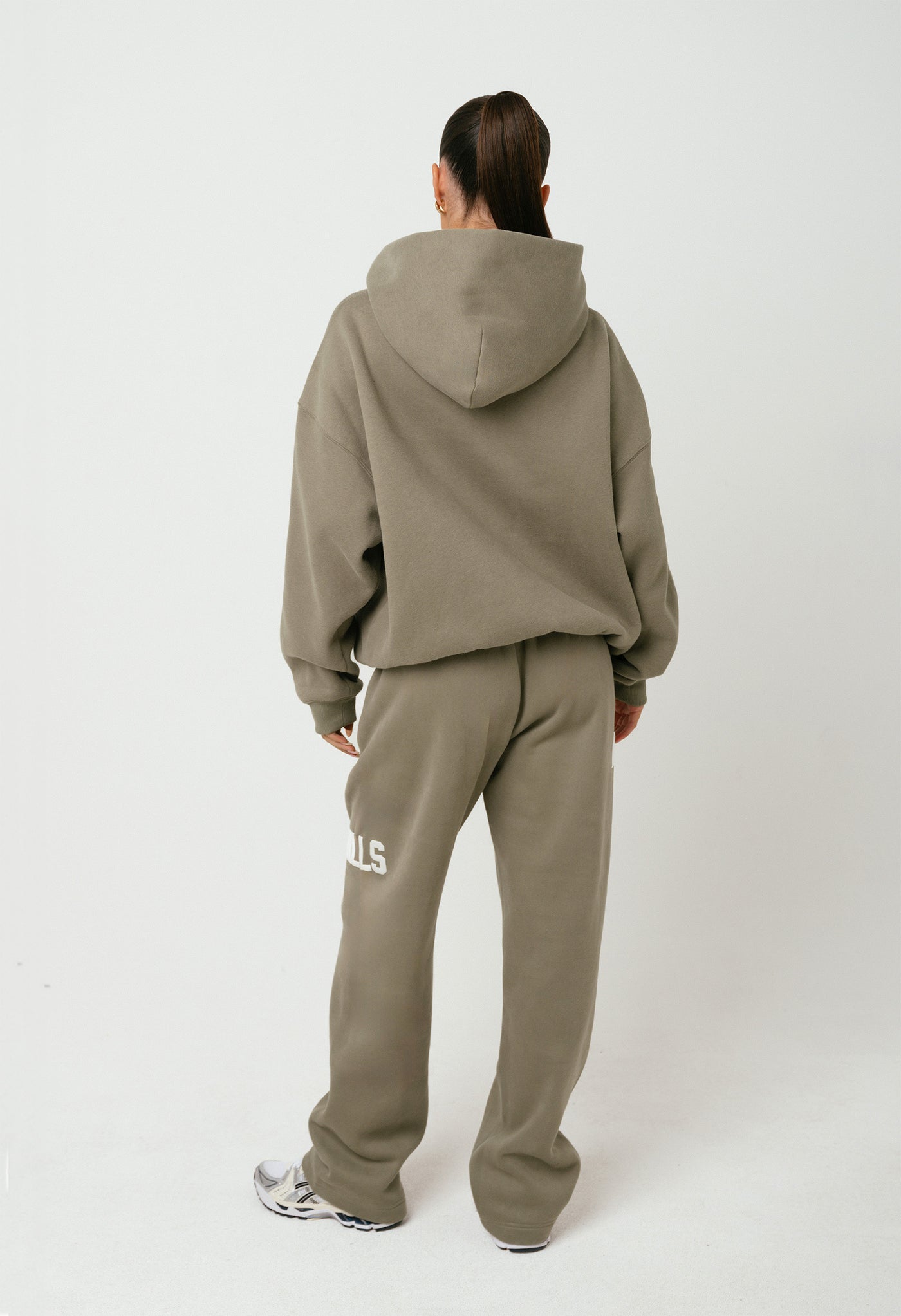 GATED COMMUNITY STRAIGHT LEG SWEATPANTS SAGE
