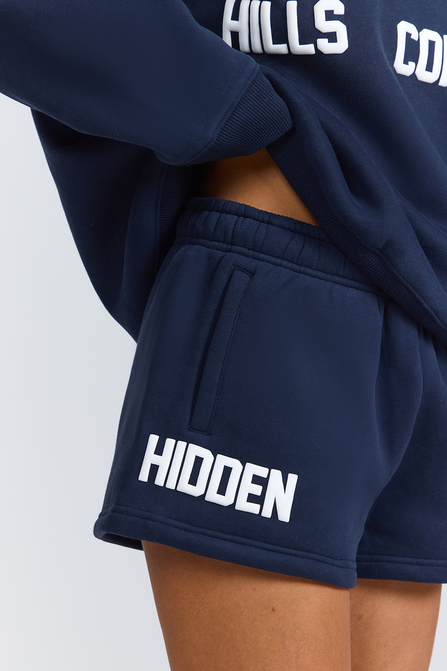 GATED COMMUNITY SHORTS NAVY - Hidden Hills