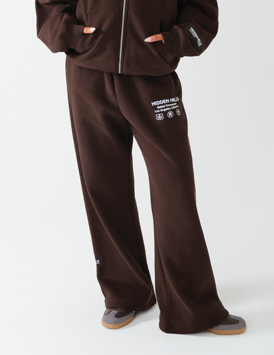 LABEL STRAIGHT LEG SWEATPANTS DARK BROWN