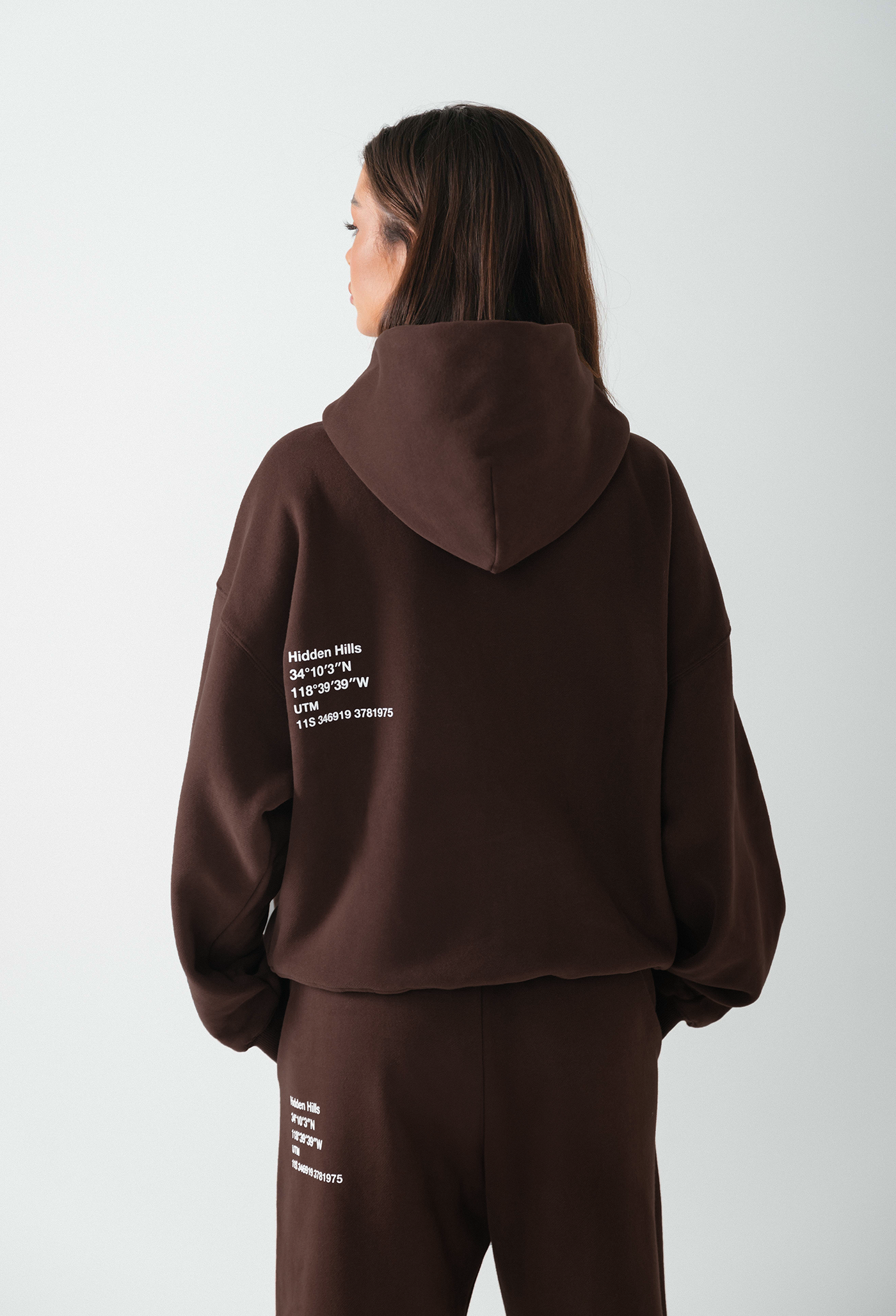 LABEL ZIP HOODIE DUNKELBRAUN