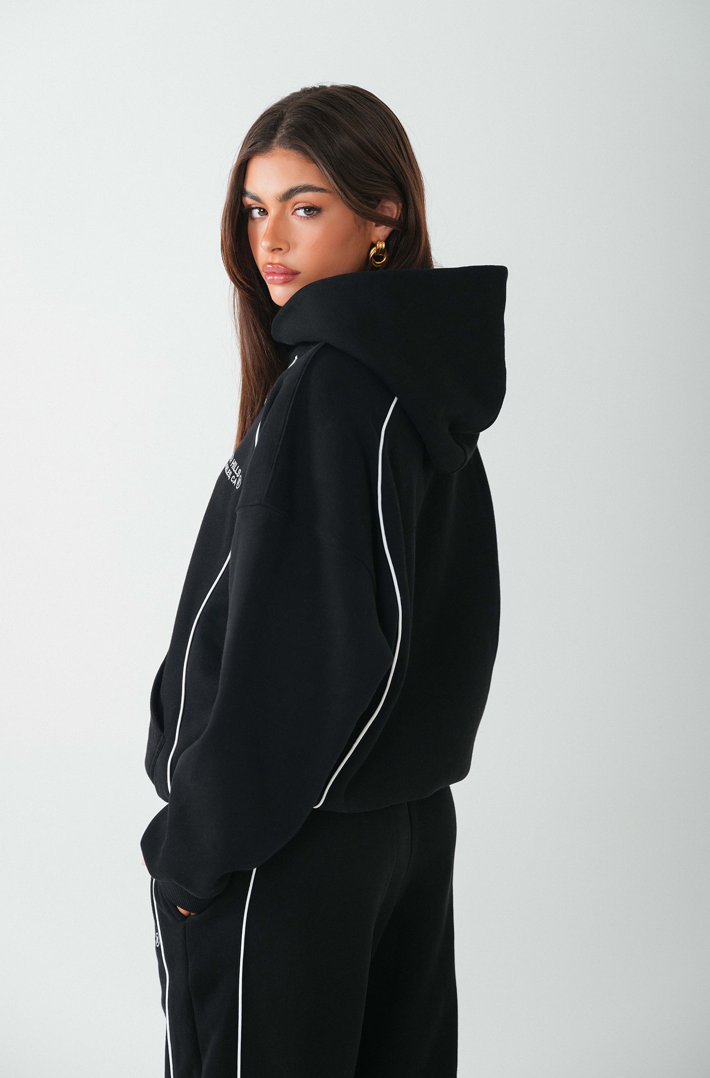 TECH LINE HOODIE SCHWARZ