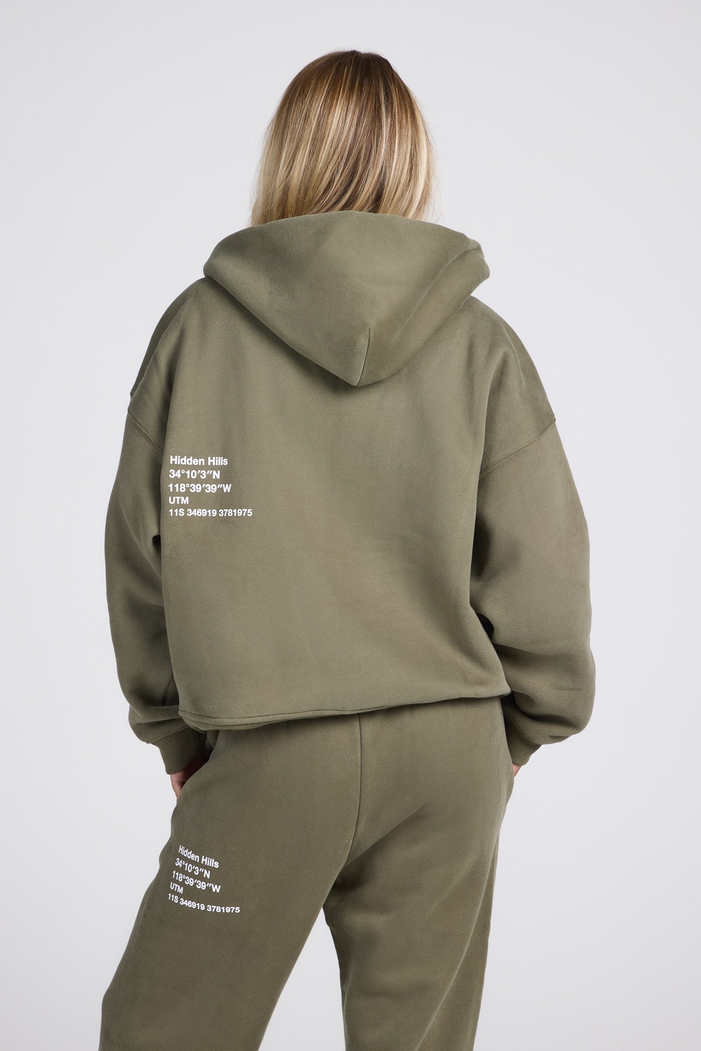 LABEL ZIP HOODIE SAGE