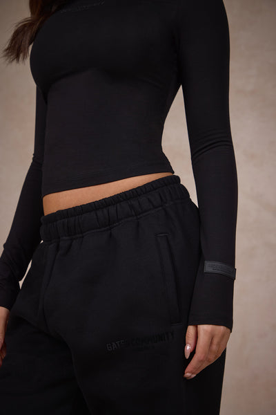 BASICS LONGSLEEVE TOP BLACK