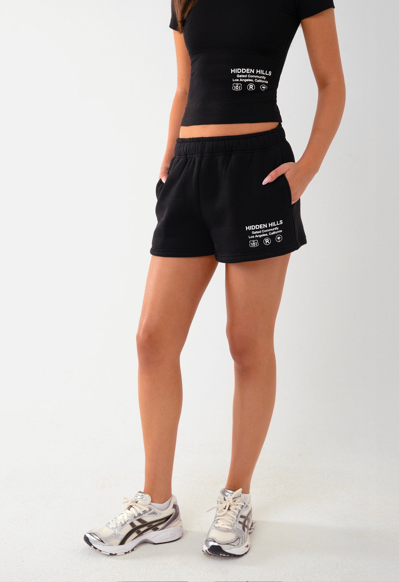 LABEL SHORTS BLACK