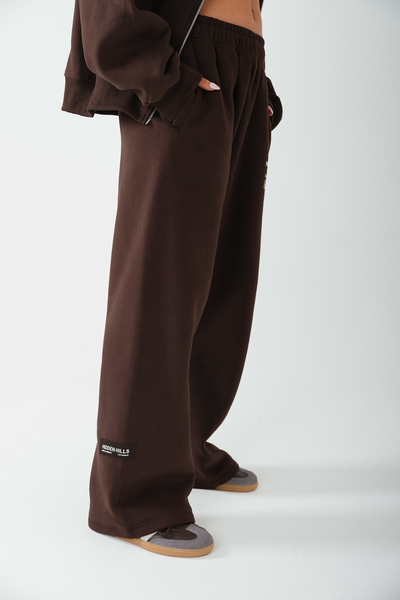 LABEL STRAIGHT LEG SWEATPANTS DARK BROWN