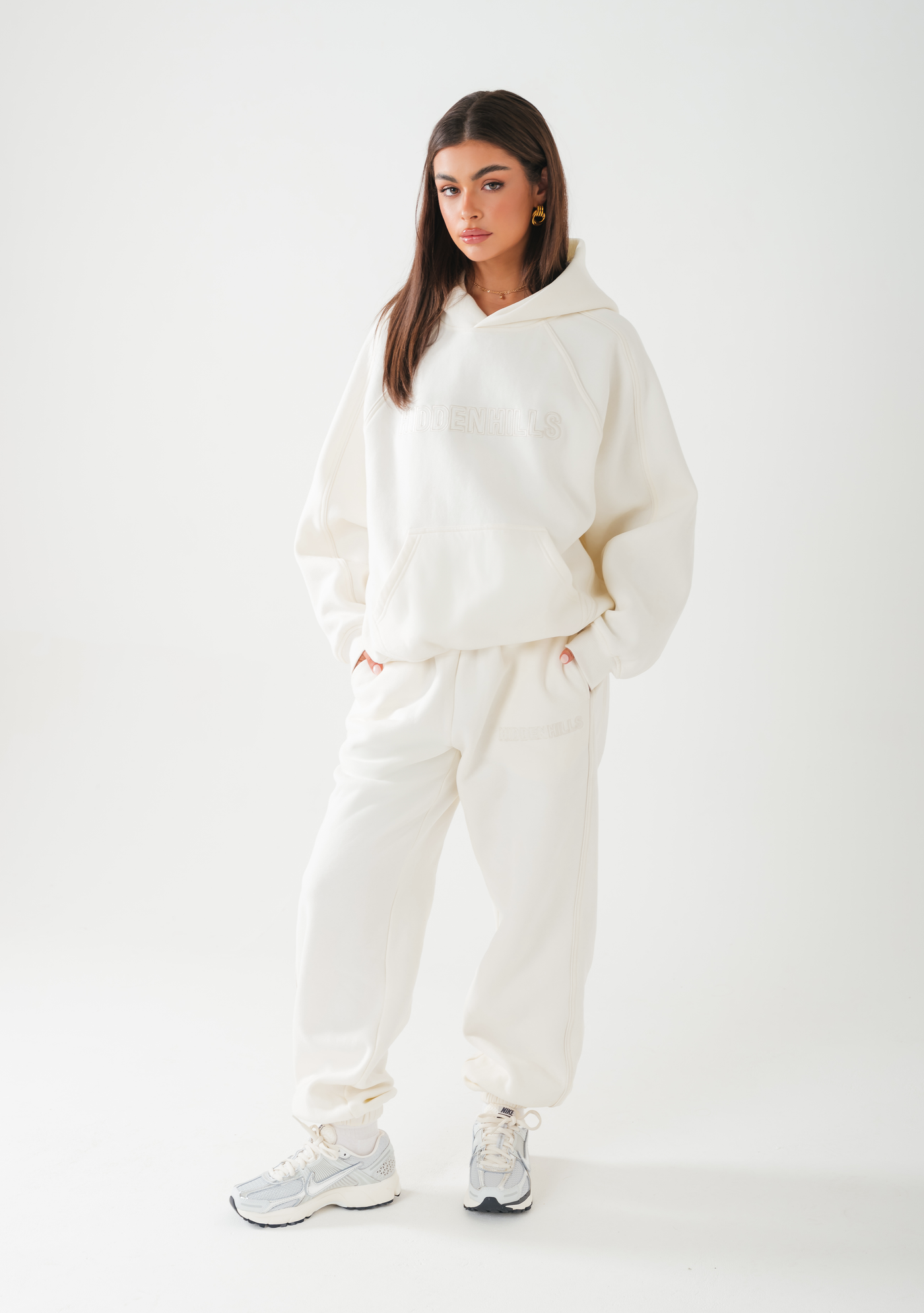 EMBROIDERY PANEL SWEATPANTS CREAM