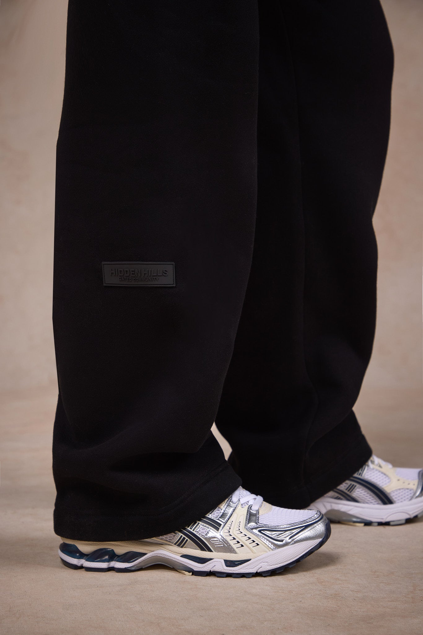 BASICS PANTALON DE SURVÊTEMENT À JAMBE DROITE NOIR