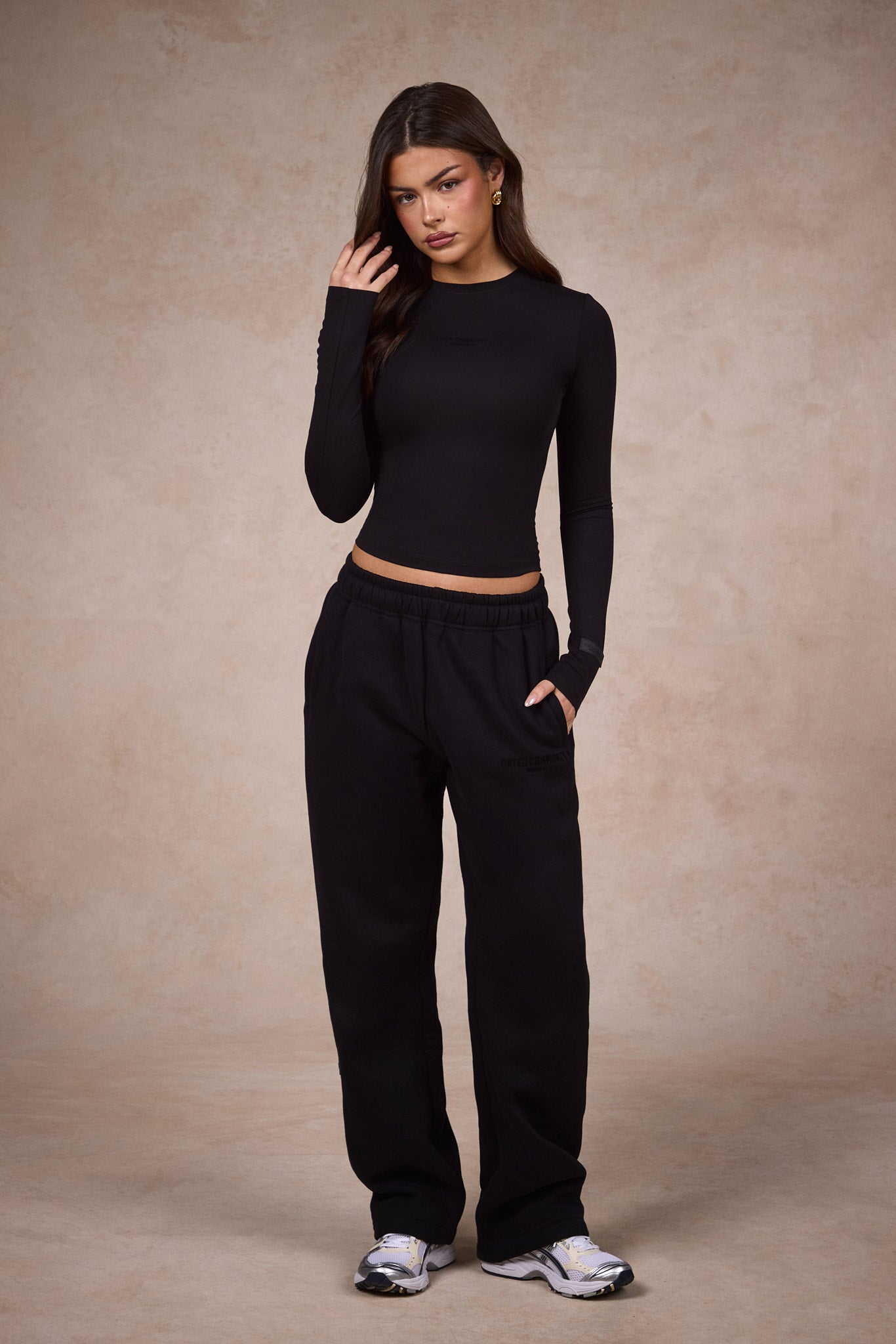 BASICS LONGLEEVE TOP BLACK